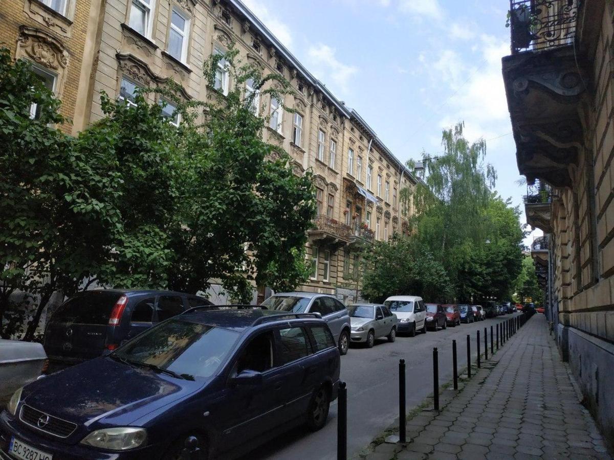 Кімната В Серці Львова Lviv Buitenkant foto