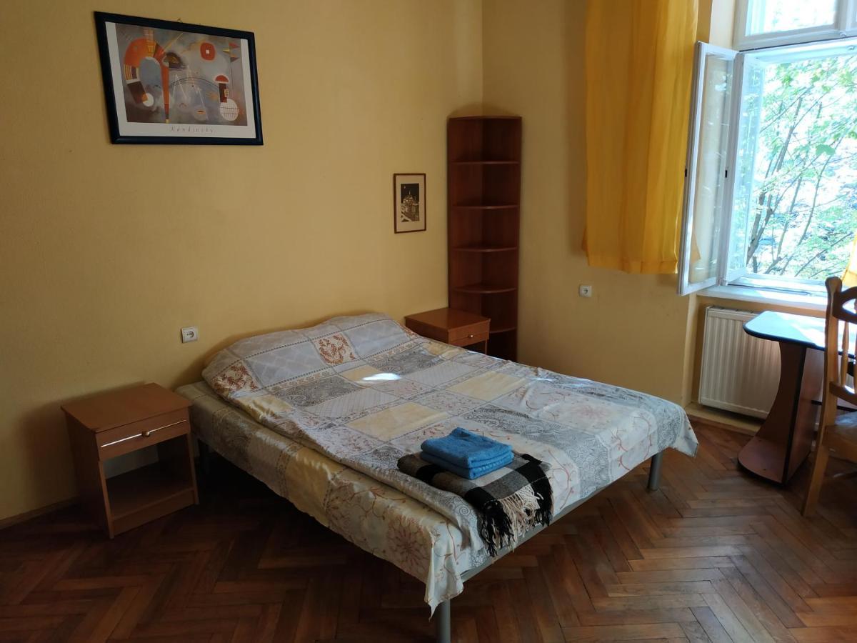 Кімната В Серці Львова Lviv Buitenkant foto